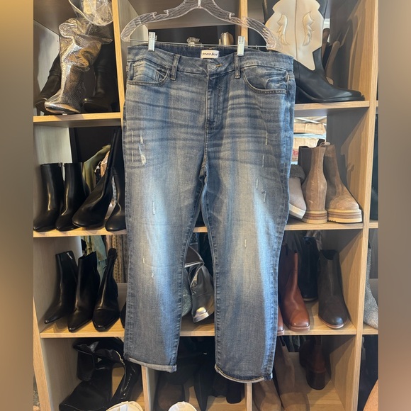 Studio blue stretchy straight leg cuffed hem slightly distressed jeans size 32 - Picture 1 of 2